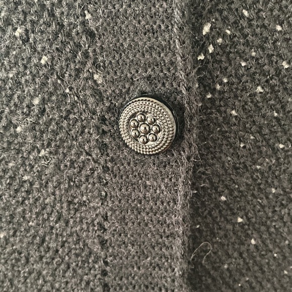 Beautiful Scalloped Edge Cardigan - Picture 6 of 12